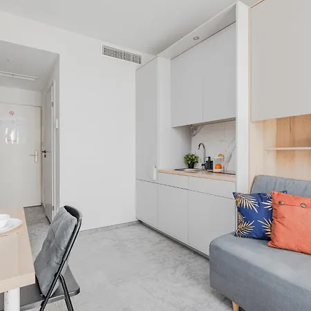 Superapart Wilanów Ministudio, Medicover, świątynia Opatrzności