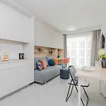 Superapart Wilanow Ministudio, Medicover, Swiatynia Opatrznosci Apartmán
